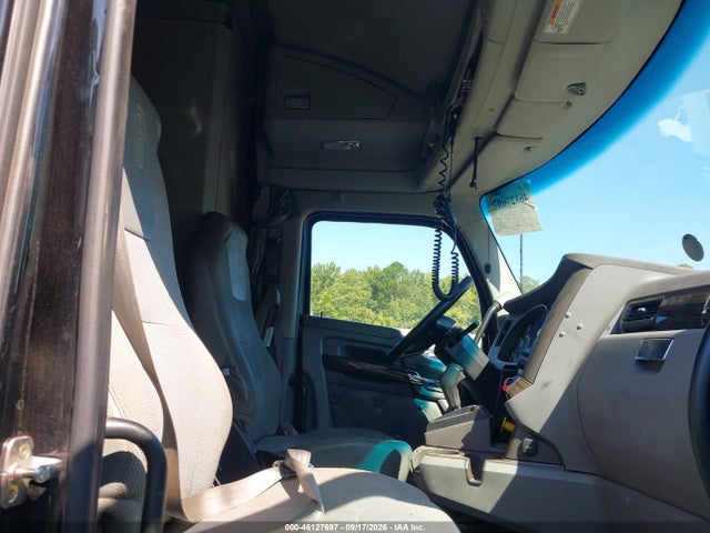 46127697 :رقم المزاد ، 1XKYD49X8JJ183324 vin ، 2018 Kenworth T680 مزاد بيع