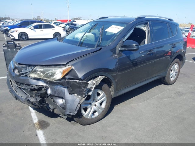 Toyota RAV4 LE 2014 JTMZFREV1EJ021245 Image 2