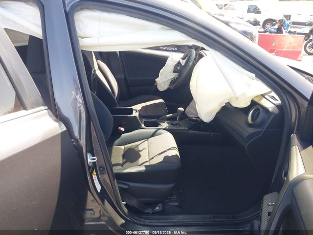 Toyota RAV4 LE 2014 JTMZFREV1EJ021245 Image 5