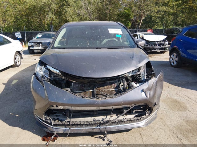 2021 Toyota Sienna Xle მანქანა იყიდება აუქციონზე, vin: 5TDYRKEC1MS043322, აუქციონის ნომერი: 46127812