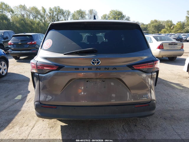 2021 Toyota Sienna Xle მანქანა იყიდება აუქციონზე, vin: 5TDYRKEC1MS043322, აუქციონის ნომერი: 46127812