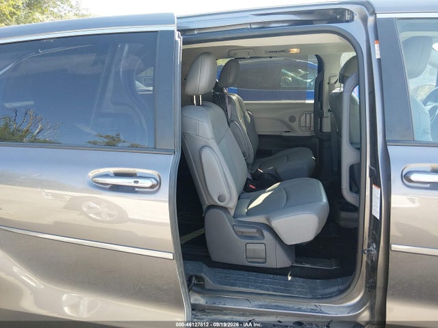 2021 Toyota Sienna Xle მანქანა იყიდება აუქციონზე, vin: 5TDYRKEC1MS043322, აუქციონის ნომერი: 46127812