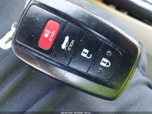 46127835 :رقم المزاد ، 4T1B11HK4KU708552 vin ، 2019 Toyota Camry Le مزاد بيع