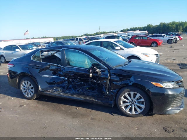 46127835 :رقم المزاد ، 4T1B11HK4KU708552 vin ، 2019 Toyota Camry Le مزاد بيع