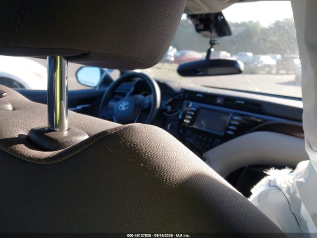 46127835 :رقم المزاد ، 4T1B11HK4KU708552 vin ، 2019 Toyota Camry Le مزاد بيع