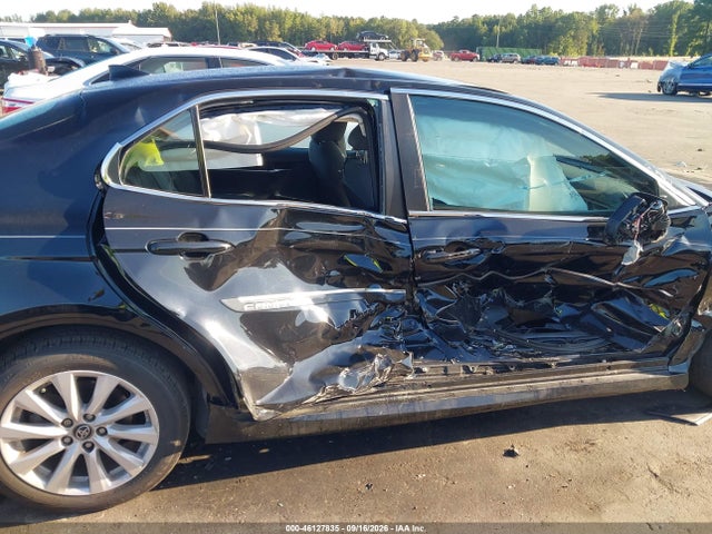 46127835 :رقم المزاد ، 4T1B11HK4KU708552 vin ، 2019 Toyota Camry Le مزاد بيع