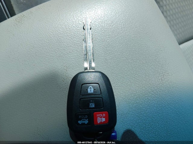46127843 :رقم المزاد ، 4T1BF1FK8FU107896 vin ، 2015 Toyota Camry Se مزاد بيع