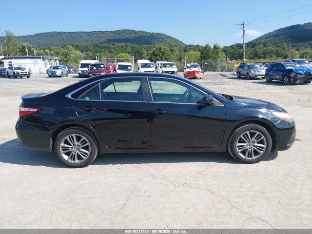 46127843 :رقم المزاد ، 4T1BF1FK8FU107896 vin ، 2015 Toyota Camry Se مزاد بيع