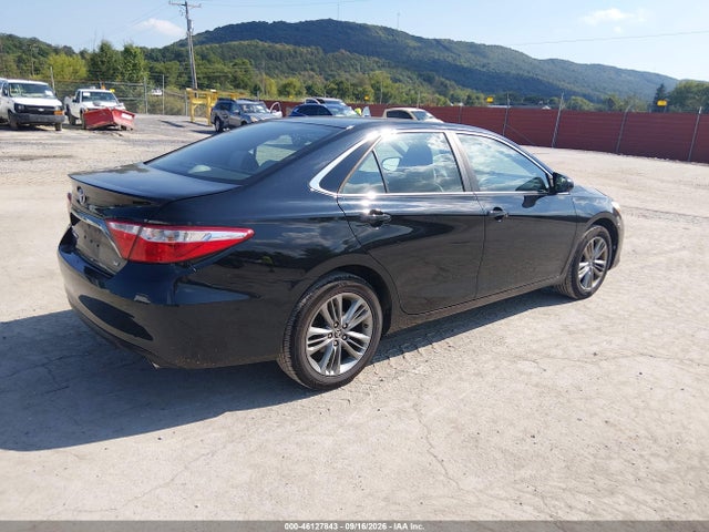 46127843 :رقم المزاد ، 4T1BF1FK8FU107896 vin ، 2015 Toyota Camry Se مزاد بيع