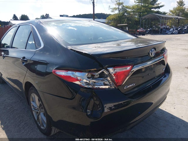 46127843 :رقم المزاد ، 4T1BF1FK8FU107896 vin ، 2015 Toyota Camry Se مزاد بيع