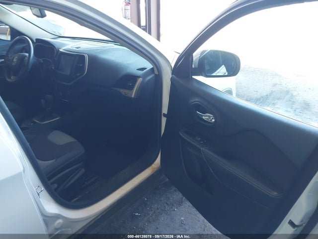 46128078 :رقم المزاد ، 1C4PJLCS8EW103276 vin ، 2014 Jeep Cherokee Latitude مزاد بيع