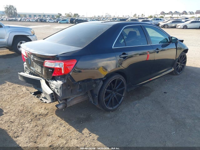 46128106 :رقم المزاد ، 4T1BF1FKXEU320623 vin ، 2014 Toyota Camry Se مزاد بيع