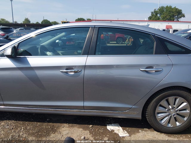 Aukcja sprzedaży 2017 Hyundai Sonata Hybrid Se, vin: KMHE24L13HA048461, numer aukcji: 46128174