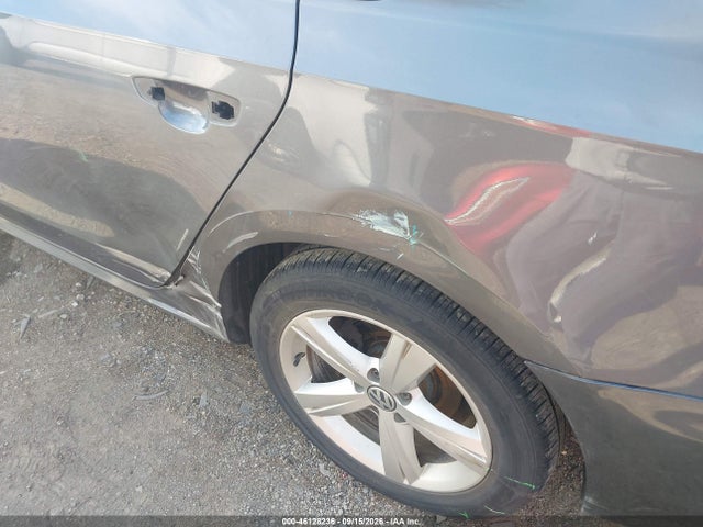 Aukcja sprzedaży 2013 Volkswagen Passat 2.5l Se, vin: 1VWBP7A35DC116155, numer aukcji: 46128236