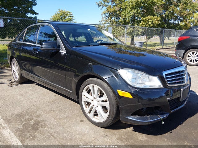 Продажа на аукционе авто 2013 Mercedes-benz C 300 Luxury 4matic, vin: WDDGF8AB4DF969787, номер лота: 46128261