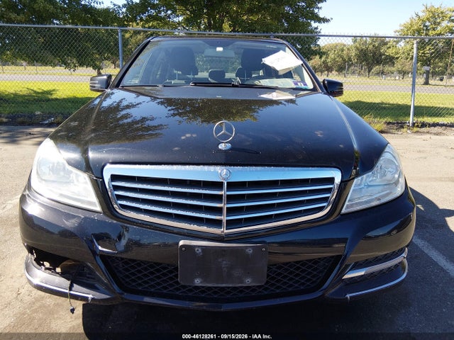 Продажа на аукционе авто 2013 Mercedes-benz C 300 Luxury 4matic, vin: WDDGF8AB4DF969787, номер лота: 46128261