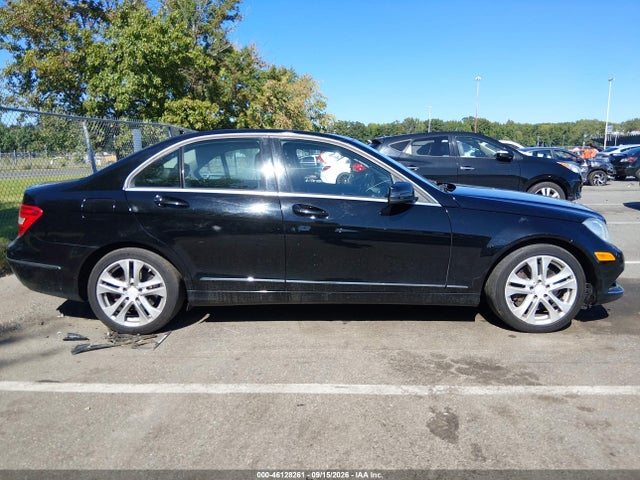Продажа на аукционе авто 2013 Mercedes-benz C 300 Luxury 4matic, vin: WDDGF8AB4DF969787, номер лота: 46128261