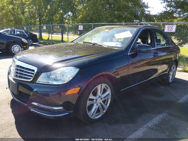 Продажа на аукционе авто 2013 Mercedes-benz C 300 Luxury 4matic, vin: WDDGF8AB4DF969787, номер лота: 46128261