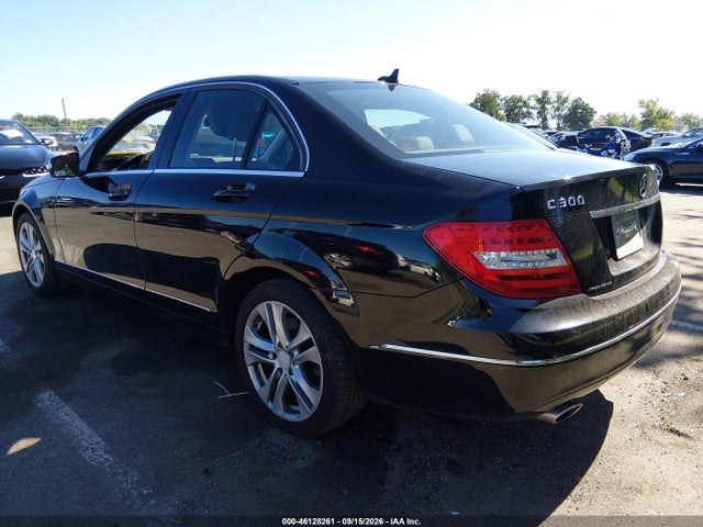 Продажа на аукционе авто 2013 Mercedes-benz C 300 Luxury 4matic, vin: WDDGF8AB4DF969787, номер лота: 46128261