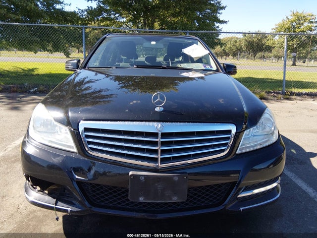 Продажа на аукционе авто 2013 Mercedes-benz C 300 Luxury 4matic, vin: WDDGF8AB4DF969787, номер лота: 46128261