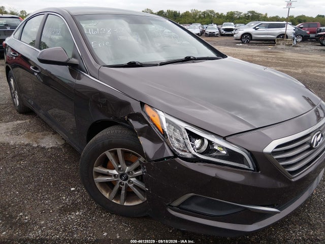 2016 Hyundai Sonata Se მანქანა იყიდება აუქციონზე, vin: 5NPE24AF9GH390944, აუქციონის ნომერი: 46128329