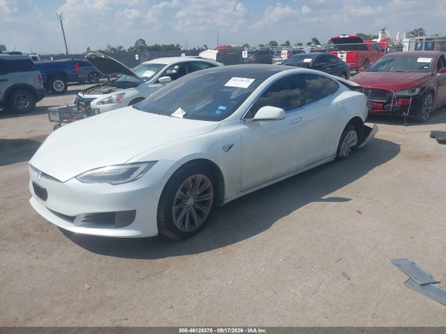 Продажа на аукционе авто 2017 Tesla Model S 60/75, vin: 5YJSA1E1XHF204492, номер лота: 46128370