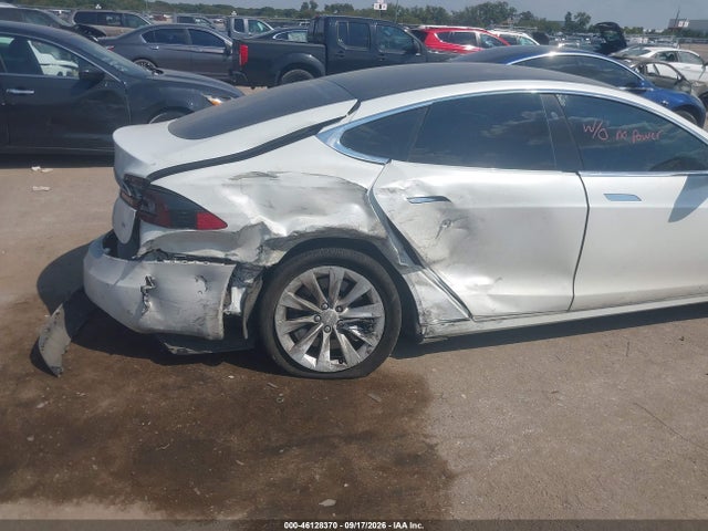 Продажа на аукционе авто 2017 Tesla Model S 60/75, vin: 5YJSA1E1XHF204492, номер лота: 46128370