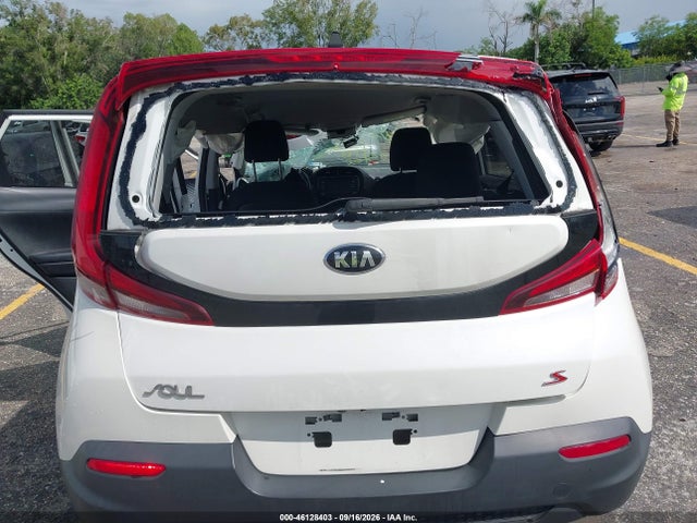 2021 Kia Soul S მანქანა იყიდება აუქციონზე, vin: KNDJ23AU9M7773905, აუქციონის ნომერი: 46128403