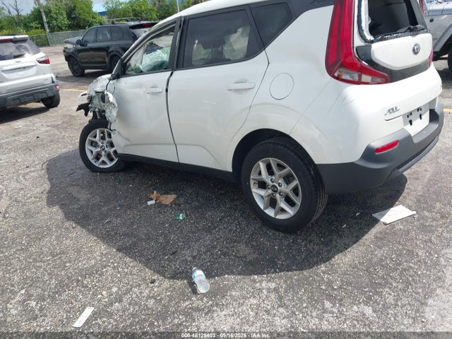 2021 Kia Soul S მანქანა იყიდება აუქციონზე, vin: KNDJ23AU9M7773905, აუქციონის ნომერი: 46128403