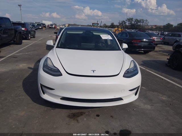 2018 Tesla Model 3 Long Range/mid Range მანქანა იყიდება აუქციონზე, vin: 5YJ3E1EA3JF024981, აუქციონის ნომერი: 46128407
