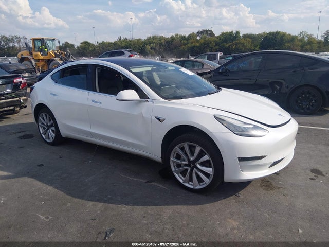 2018 Tesla Model 3 Long Range/mid Range მანქანა იყიდება აუქციონზე, vin: 5YJ3E1EA3JF024981, აუქციონის ნომერი: 46128407