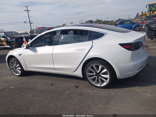 2018 Tesla Model 3 Long Range/mid Range მანქანა იყიდება აუქციონზე, vin: 5YJ3E1EA3JF024981, აუქციონის ნომერი: 46128407