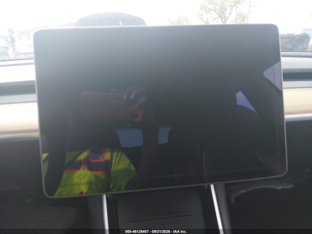 2018 Tesla Model 3 Long Range/mid Range მანქანა იყიდება აუქციონზე, vin: 5YJ3E1EA3JF024981, აუქციონის ნომერი: 46128407