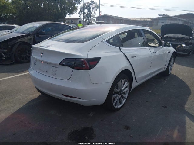 2018 Tesla Model 3 Long Range/mid Range მანქანა იყიდება აუქციონზე, vin: 5YJ3E1EA3JF024981, აუქციონის ნომერი: 46128407