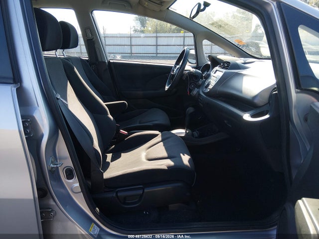46128432 :رقم المزاد ، JHMGE8H59BC001517 vin ، 2011 Honda Fit Sport مزاد بيع