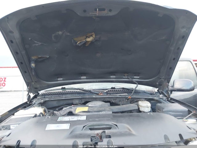 46128445 :رقم المزاد ، 3GKEC16Z93G345699 vin ، 2003 Gmc Yukon Xl 1500 Sle مزاد بيع