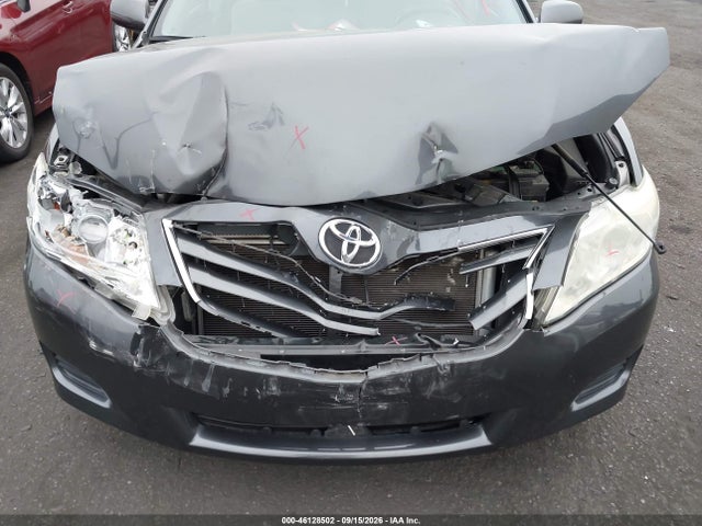 46128502 :رقم المزاد ، 4T1BF3EK1AU078313 vin ، 2010 Toyota Camry Le مزاد بيع