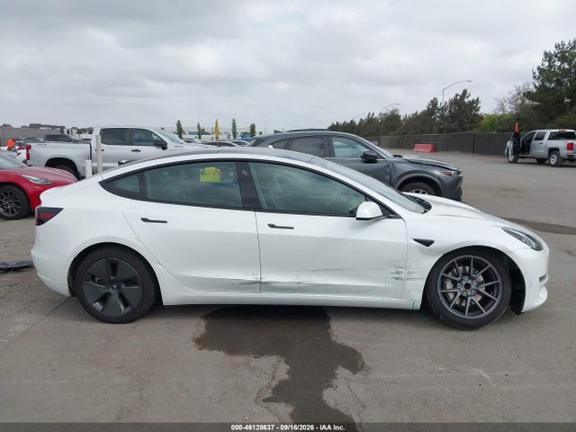 Tesla Model 3 Standard Range Plus Rear-wheel Drive 2021 5YJ3E1EA5MF074947 Image 13