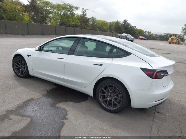 Tesla Model 3 Standard Range Plus Rear-wheel Drive 2021 5YJ3E1EA5MF074947 Image 3