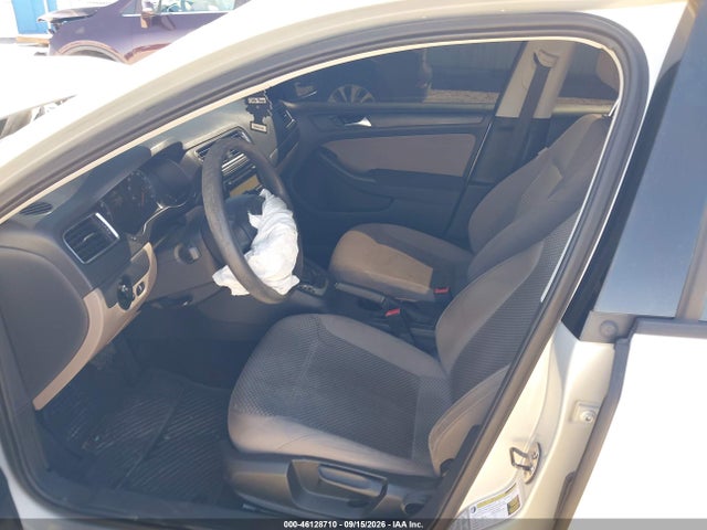 Продажа на аукционе авто 2011 Volkswagen Jetta 2.0l S, vin: 3VW2K7AJ9BM073156, номер лота: 46128710