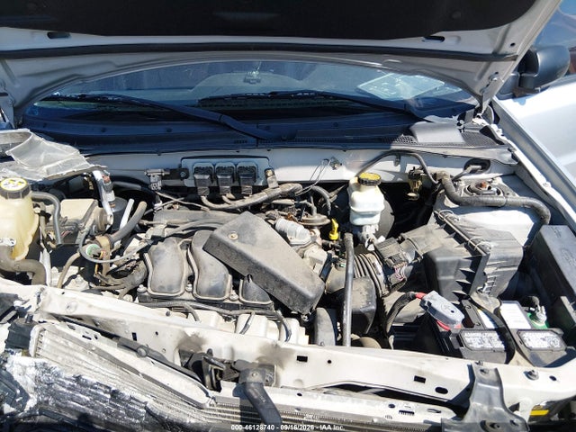 46128740 :رقم المزاد ، 1FMYU94105KA51312 vin ، 2005 Ford Escape Limited مزاد بيع