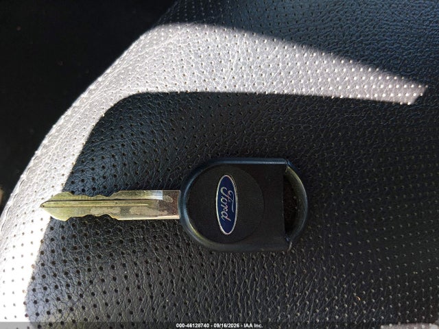 46128740 :رقم المزاد ، 1FMYU94105KA51312 vin ، 2005 Ford Escape Limited مزاد بيع