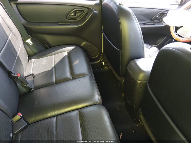 46128740 :رقم المزاد ، 1FMYU94105KA51312 vin ، 2005 Ford Escape Limited مزاد بيع
