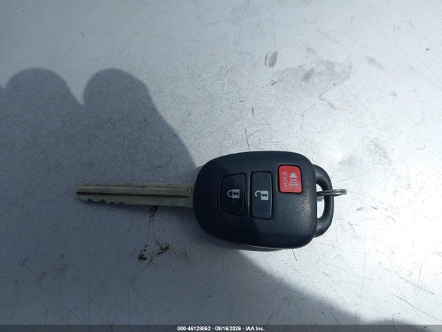 Продаж на аукціоні авто 2017 Toyota Rav4 Le, vin: JTMBFREV9HJ147746, номер лоту: 46128862