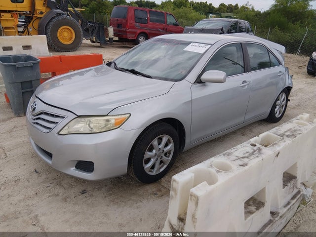 46128925 :رقم المزاد ، 4T1BF3EK8BU698013 vin ، 2011 Toyota Camry Le مزاد بيع