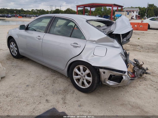 46128925 :رقم المزاد ، 4T1BF3EK8BU698013 vin ، 2011 Toyota Camry Le مزاد بيع