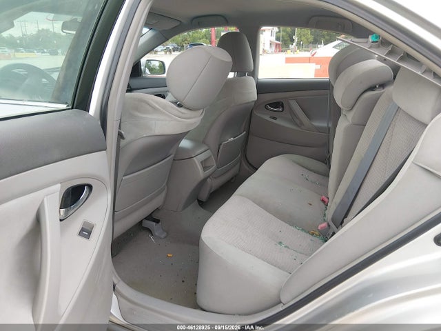 46128925 :رقم المزاد ، 4T1BF3EK8BU698013 vin ، 2011 Toyota Camry Le مزاد بيع