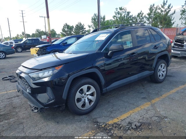 Toyota RAV4 LE 2021 2T3H1RFV0MC117085 Image 2