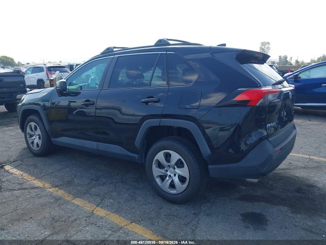 Toyota RAV4 LE 2021 2T3H1RFV0MC117085 Image 3