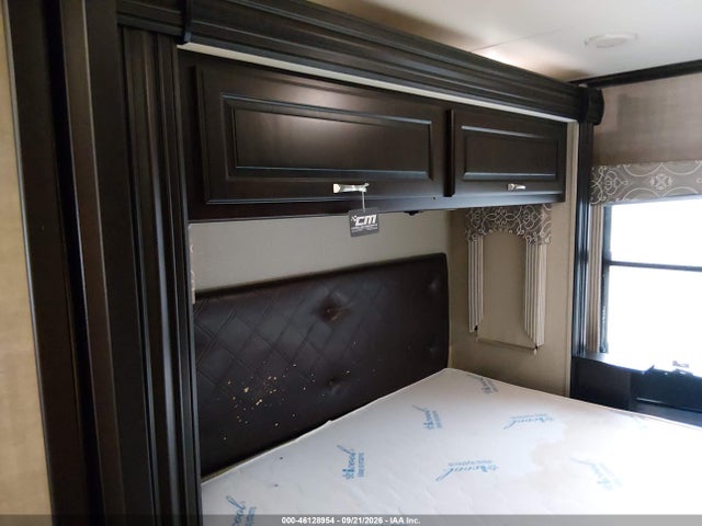 Продажа на аукционе авто 2016 Forest River M2, vin: 1FVACXCY2GHHG1648, номер лота: 46128954